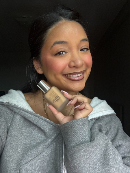 Allure social media manager Bianca Richards wears the new Estee Lauder Double Wear foundation along with a full face of...